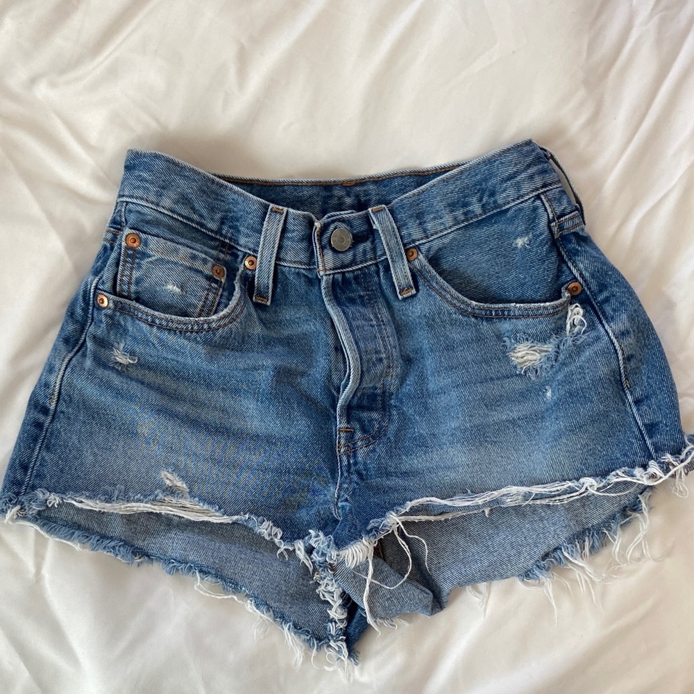 Levi's 501 Distressed Denim Cutoff Shorts - Medium Blue Size 27